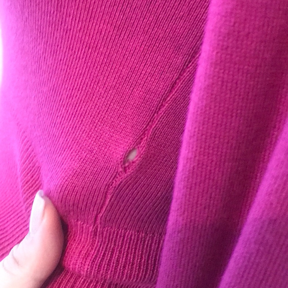 💕Guess  Cold shoulder Turtle neck sweater 💕 - Picture 6 of 8
